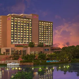 Отель Crowne Plaza By Ihg, Коччи